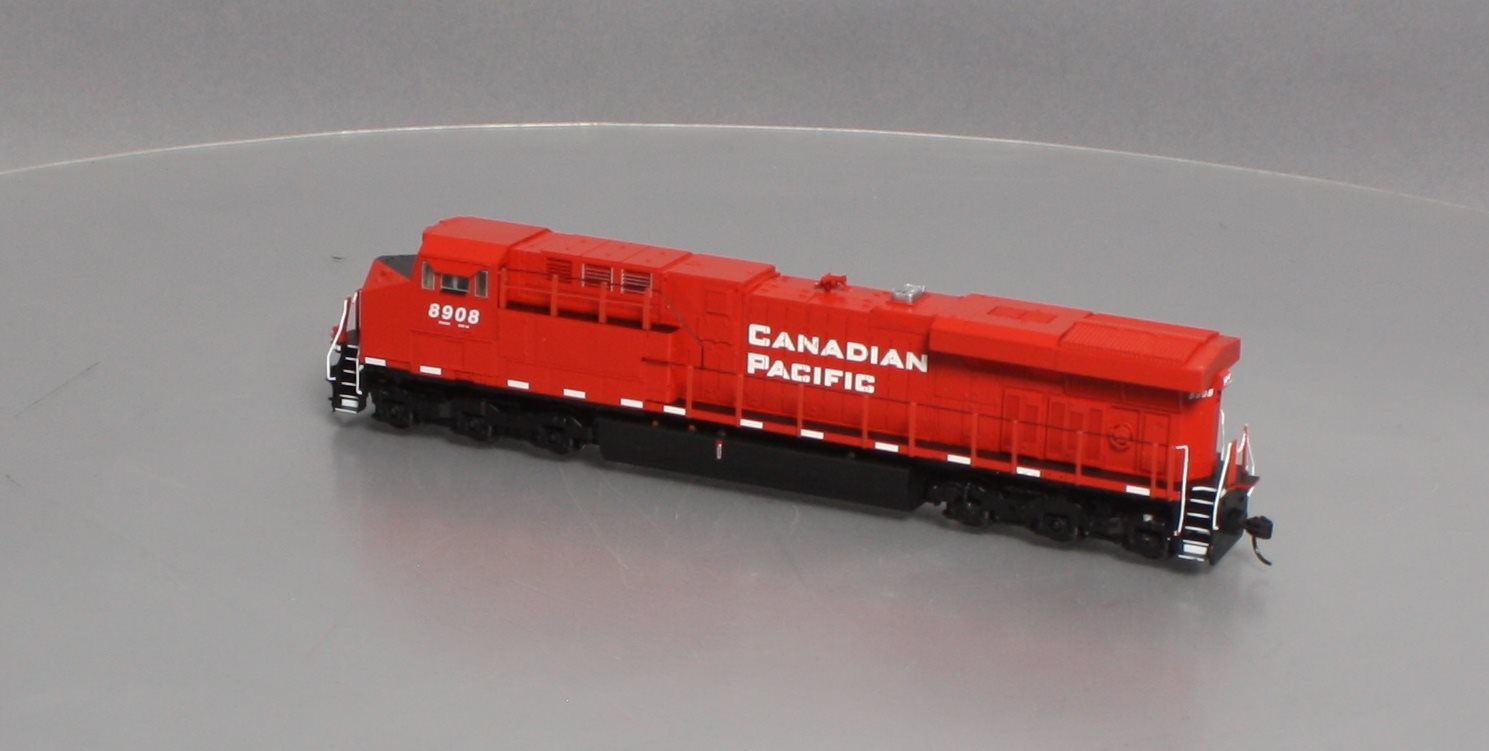 Walthers 910-10155 GE ES44AC DC CP #8908