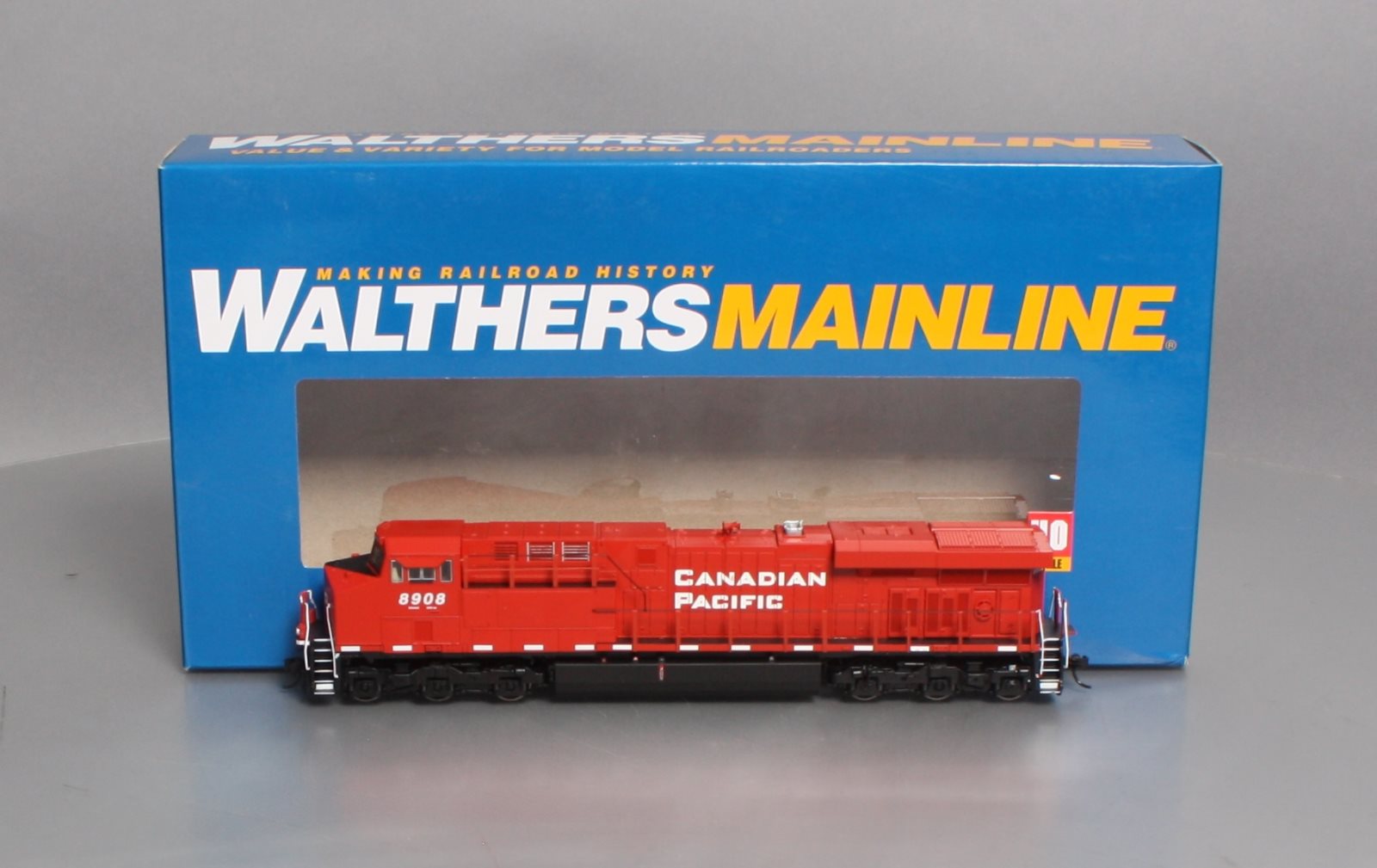 Walthers 910-10155 GE ES44AC DC CP #8908