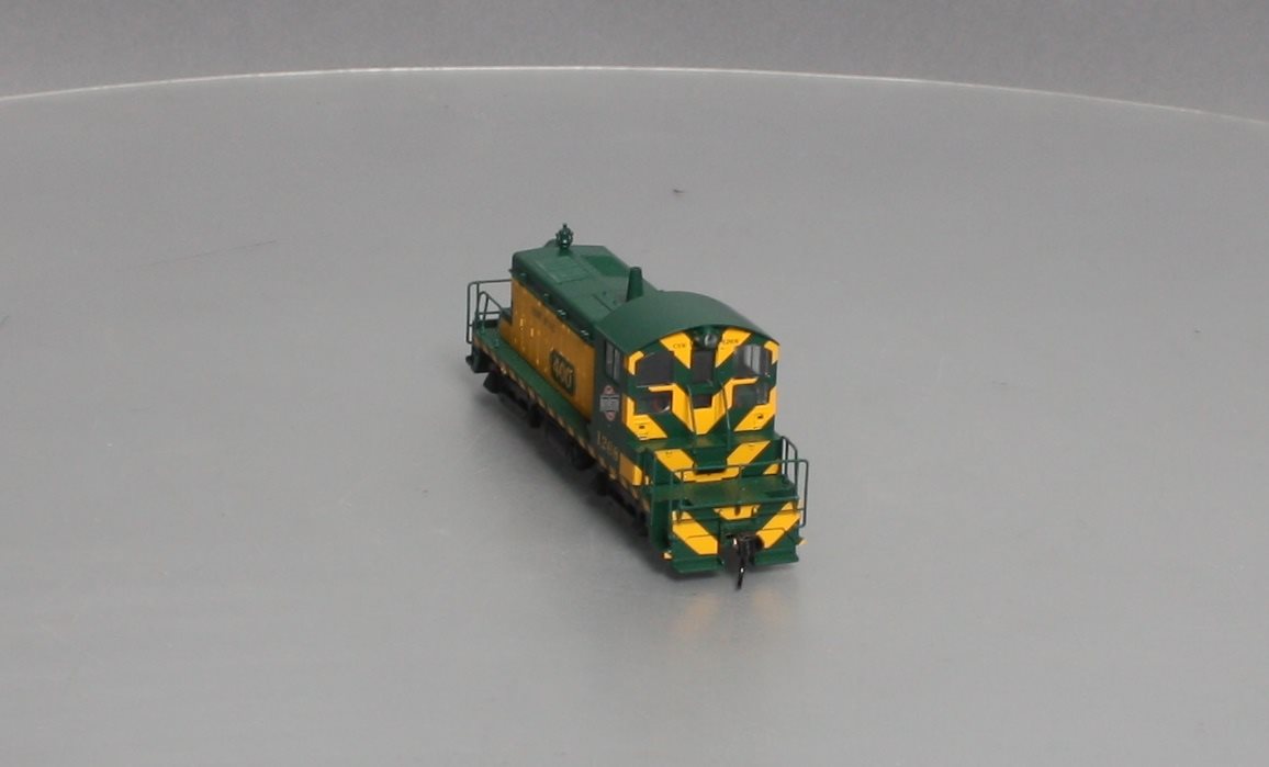 Walthers 910-9226 HO Chicago & North Western™ EMD SW1 Standard DC #1268