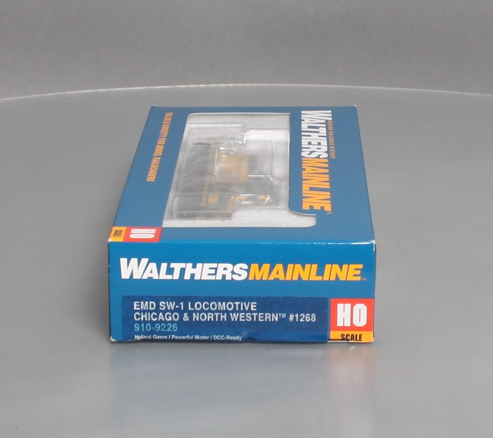 Walthers 910-9226 HO Chicago & North Western™ EMD SW1 Standard DC #1268