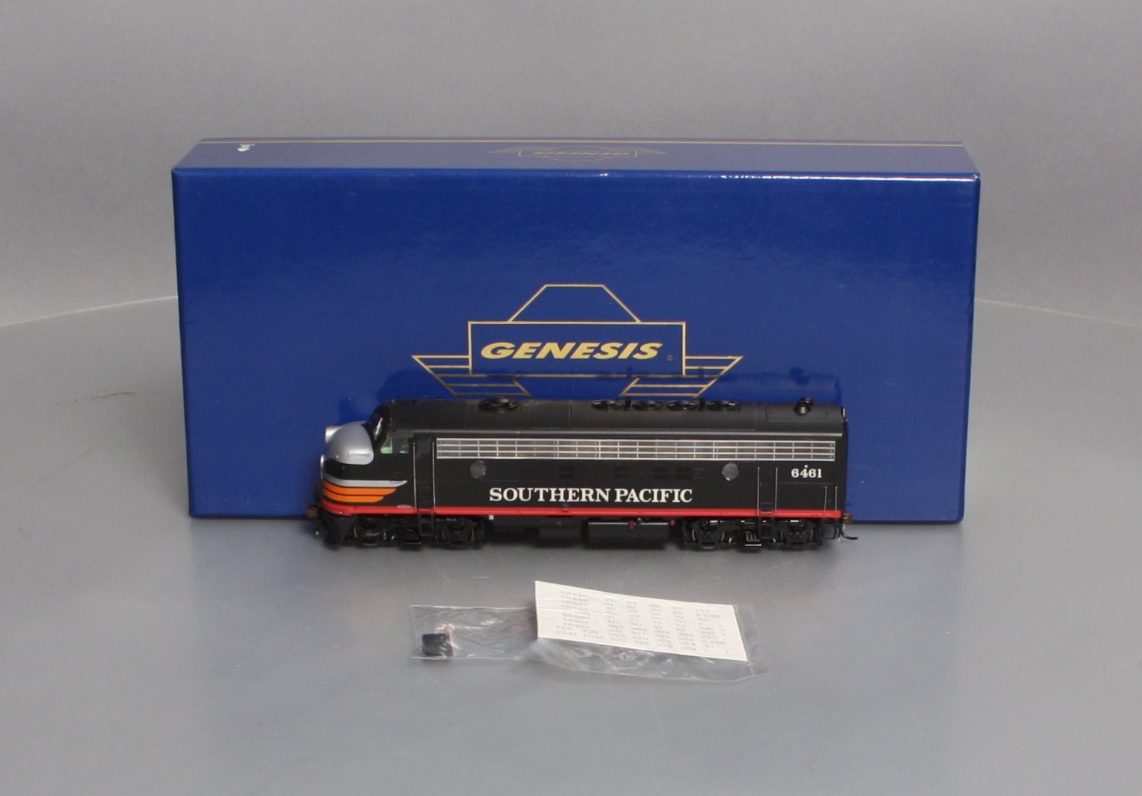 Athearn G22601 HO Southern Pacific FP7 Diesel Passenger w/DCC & Sound #6461