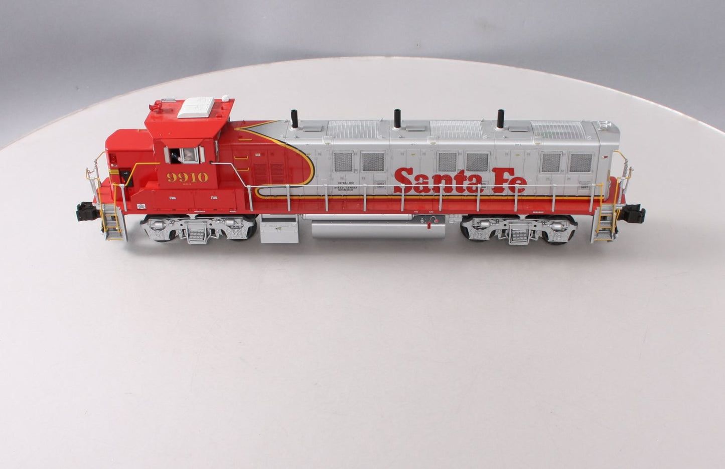 Lionel 6-38547 Santa Fe Legacy Warbonnet Genset Diesel Switcher #9910