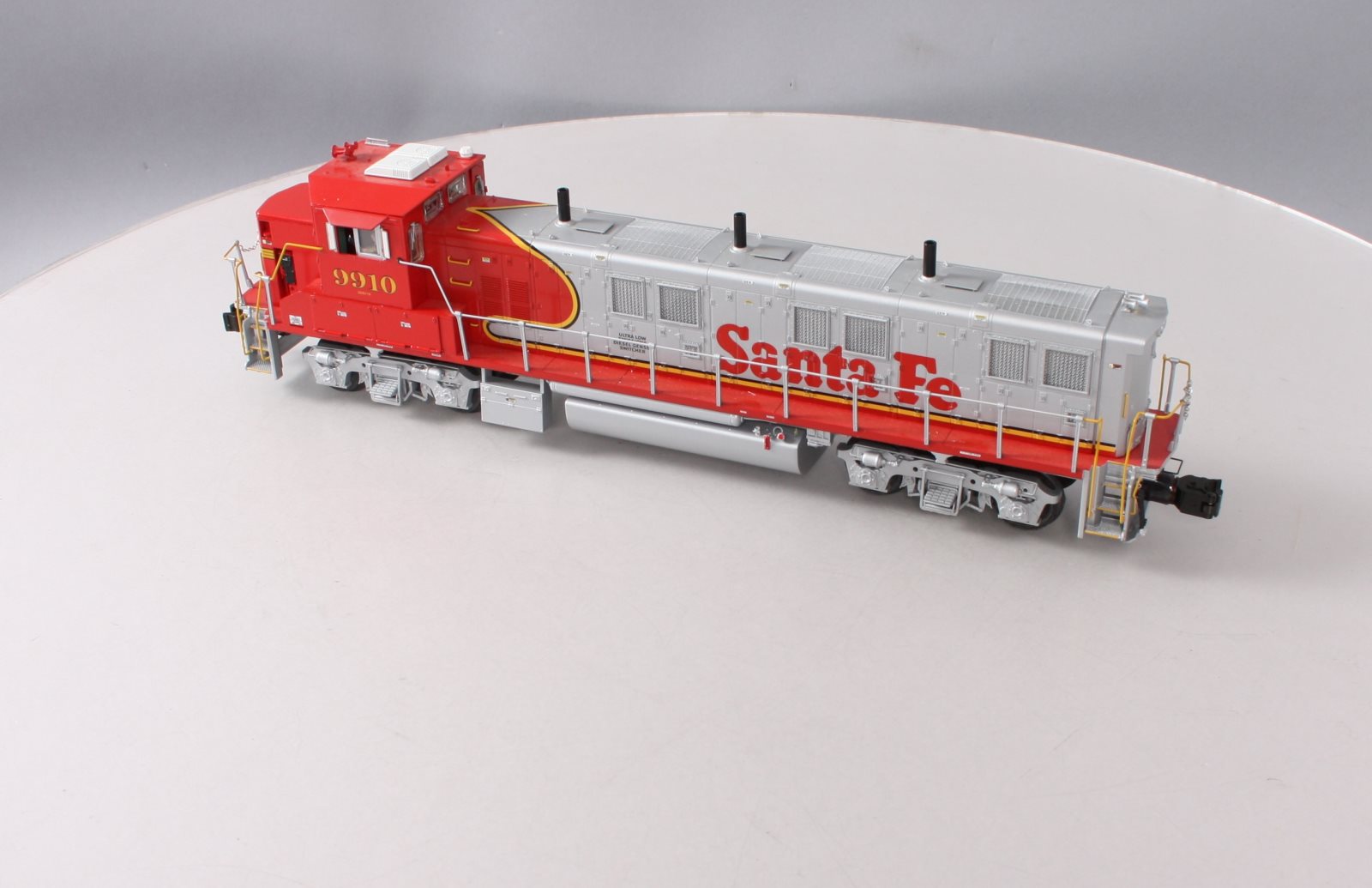 Lionel 6-38547 Santa Fe Legacy Warbonnet Genset Diesel Switcher #9910