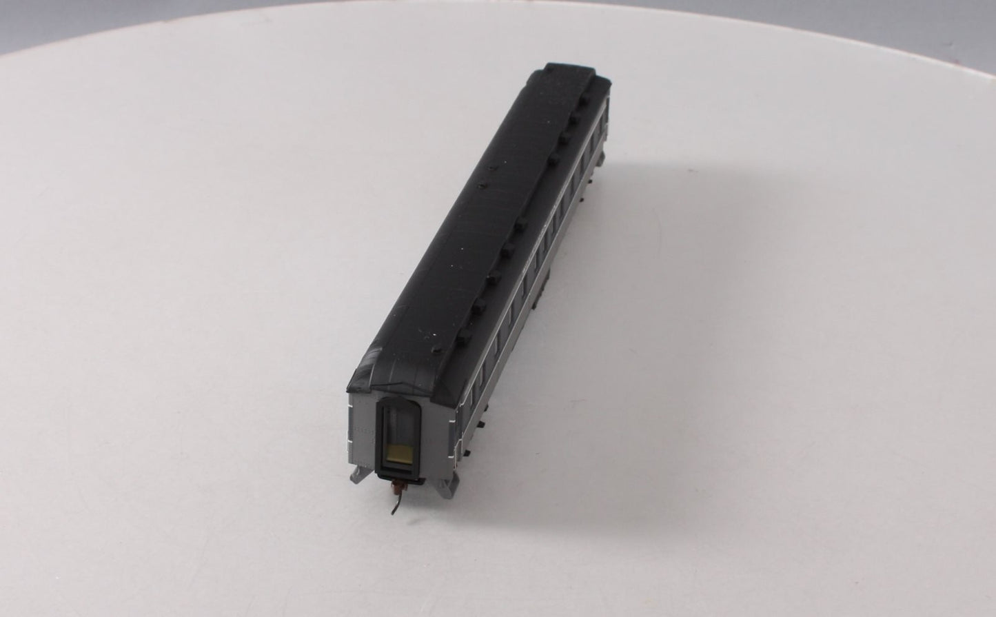 Walthers 932-10409 HO Scale Southern Pacific Heavyweight Pullman Car