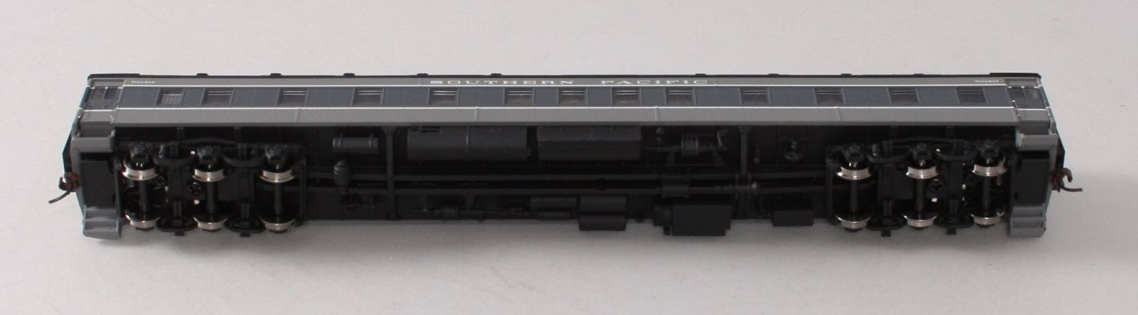 Walthers 932-10409 HO Scale Southern Pacific Heavyweight Pullman Car