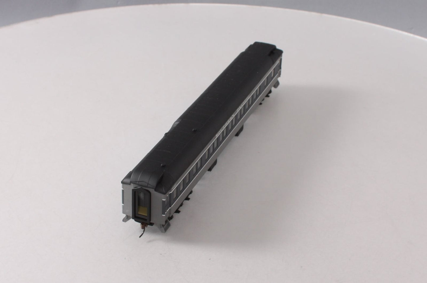 Walthers 932-10009 HO Southern Pacific Heavyweight Pullman 12-1 Passenger Car