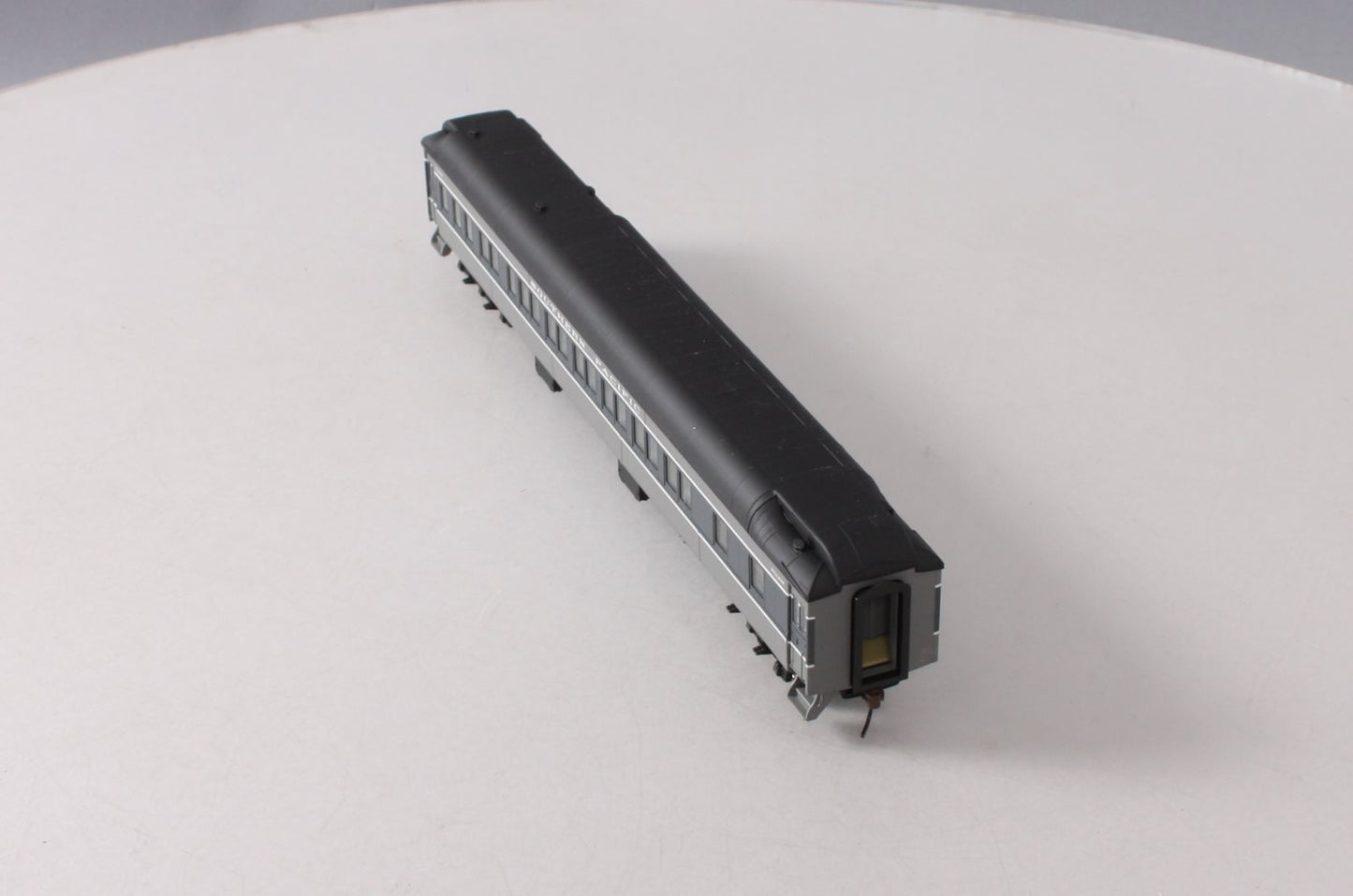 Walthers 932-10009 HO Southern Pacific Heavyweight Pullman 12-1 Passenger Car