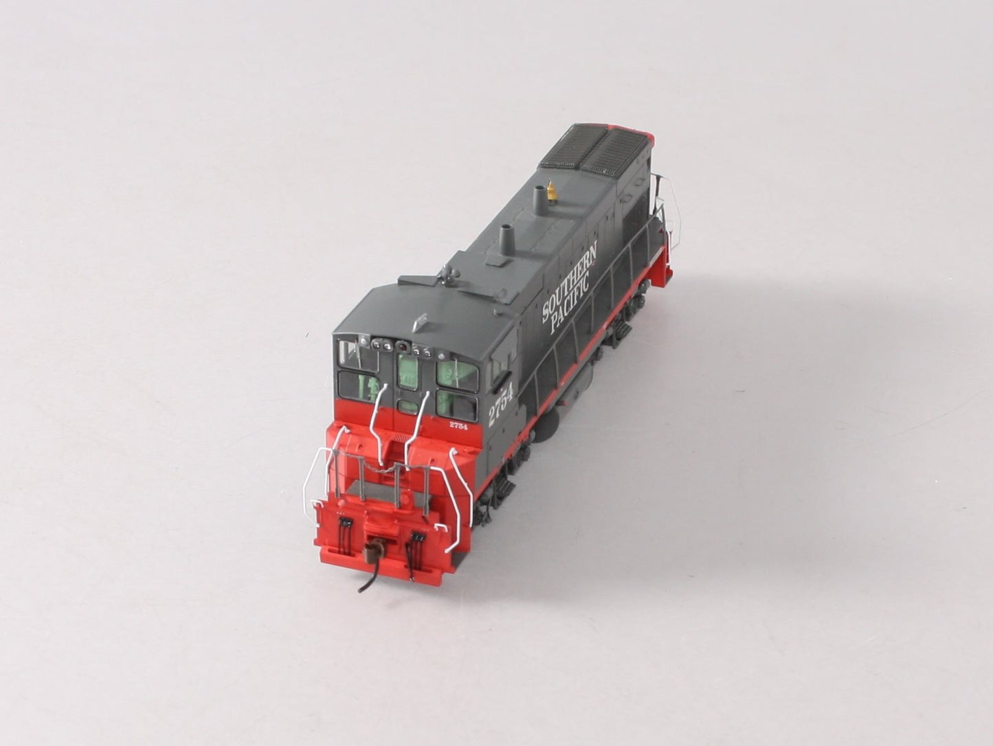 Athearn G66209 HO Southern Pacific MP15-AC Diesel Locomotive w/DCC & Sound #2754