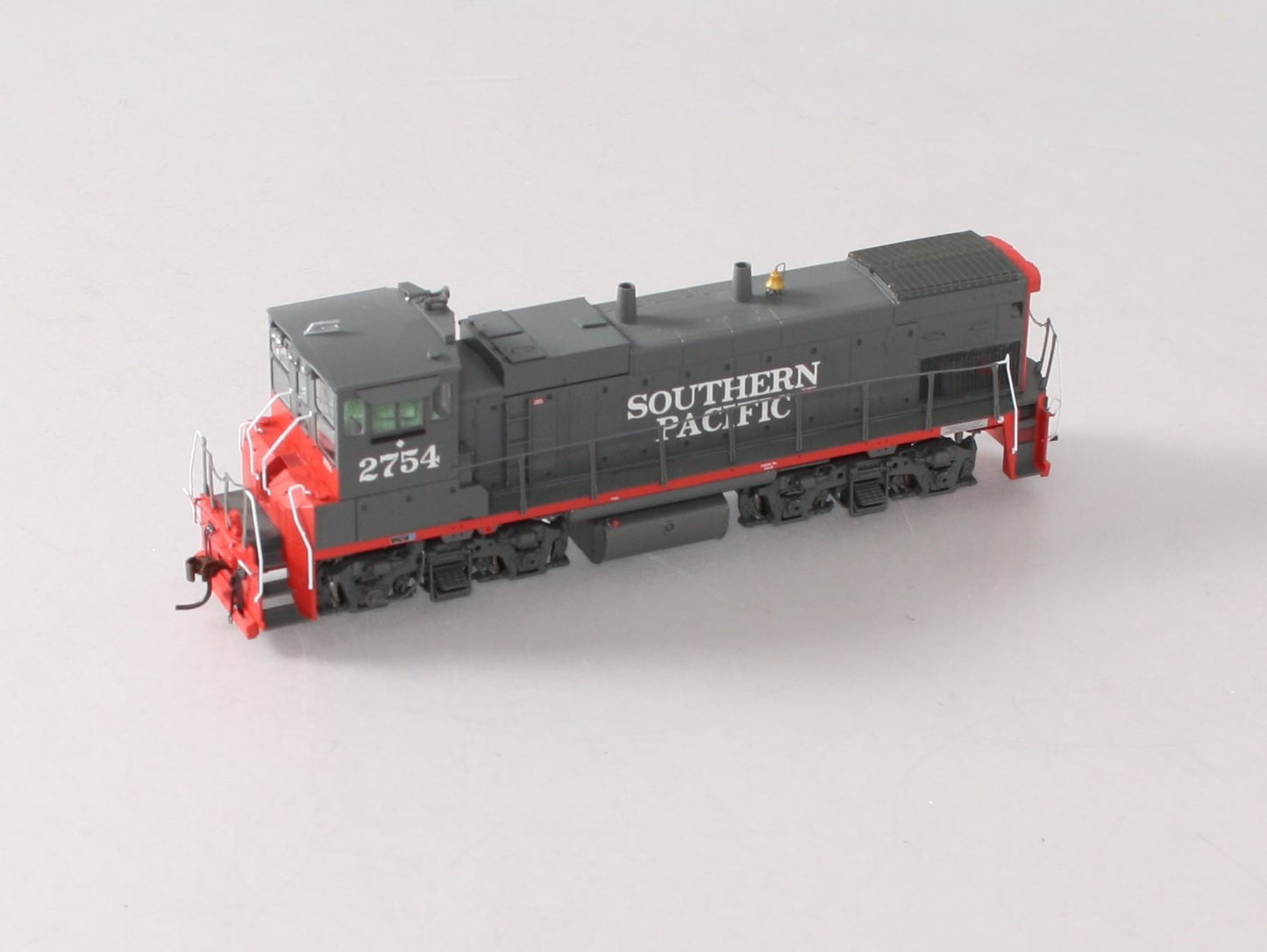 Athearn G66209 HO Southern Pacific MP15-AC Diesel Locomotive w/DCC & Sound #2754