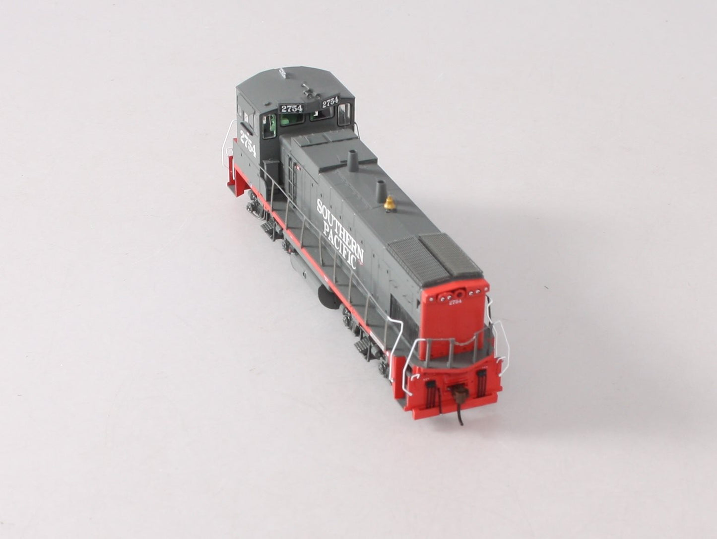 Athearn G66209 HO Southern Pacific MP15-AC Diesel Locomotive w/DCC & Sound #2754
