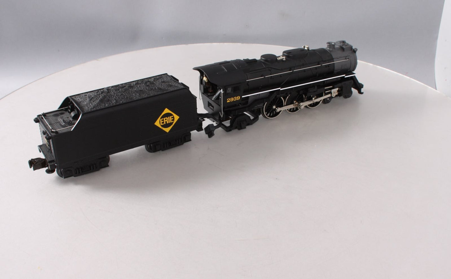 Lionel 6-38639 O Gauge Erie 4-6-2 Pacific Steam Locomotive & Tender #2939