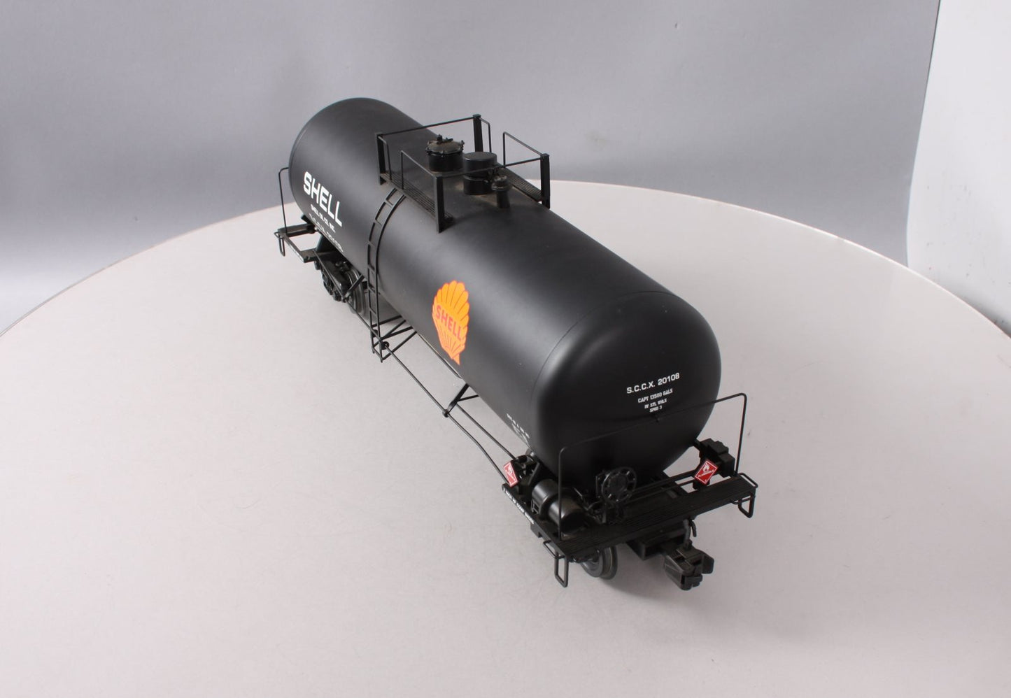 USA Trains R15262 USA Trains 15262 G Shell 42' Modern Tank Car #20108 Black