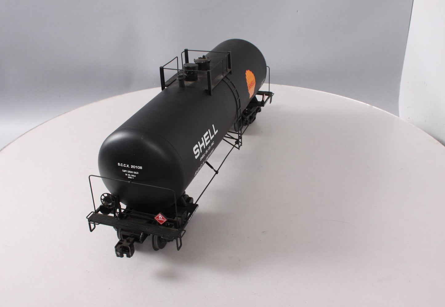 USA Trains R15262 USA Trains 15262 G Shell 42' Modern Tank Car #20108 Black