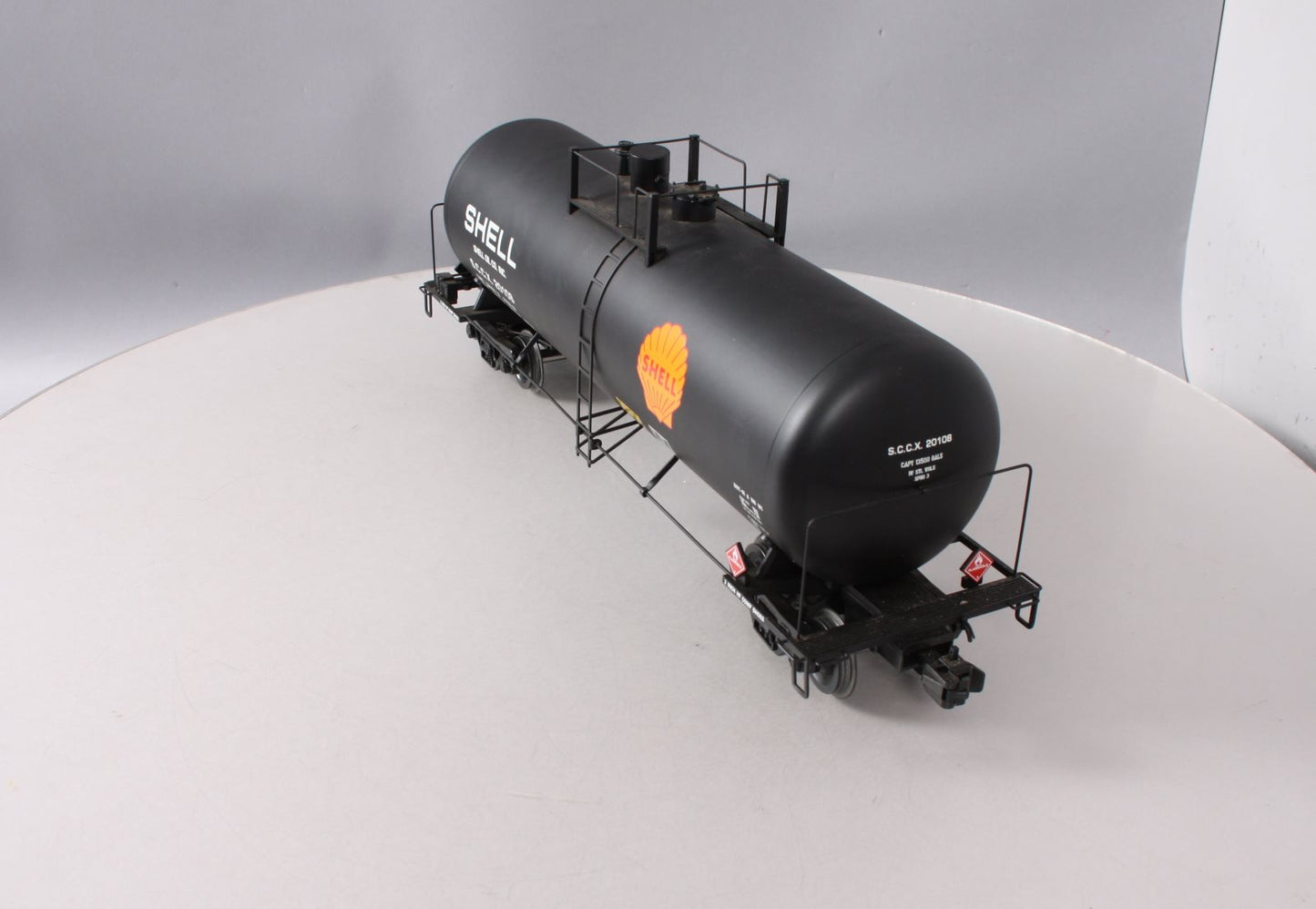USA Trains R15262 USA Trains 15262 G Shell 42' Modern Tank Car #20108 Black