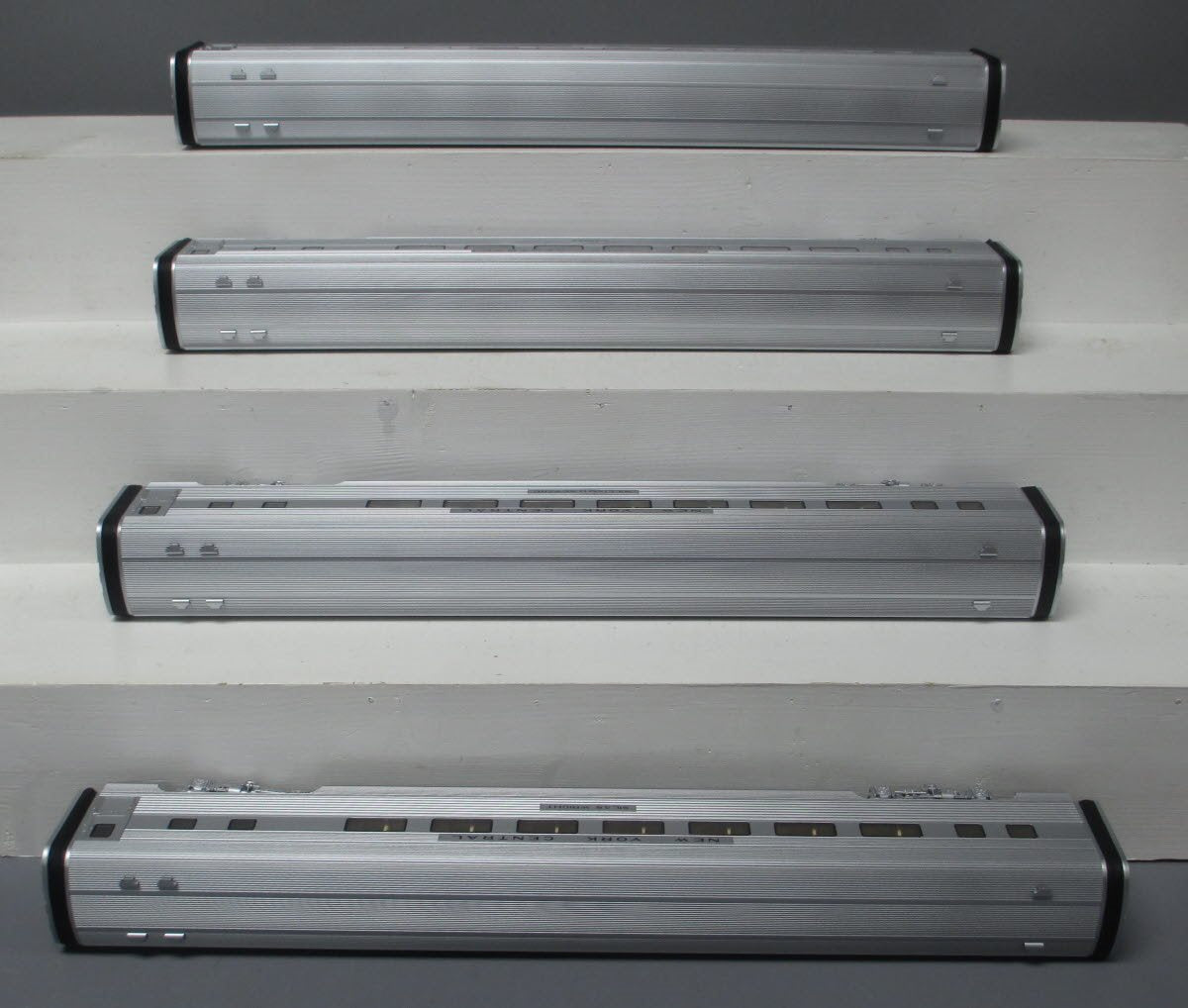 Lionel 6-83611 O NYC Empire State Express 21" Passenger Cars #2 (Set of 4)