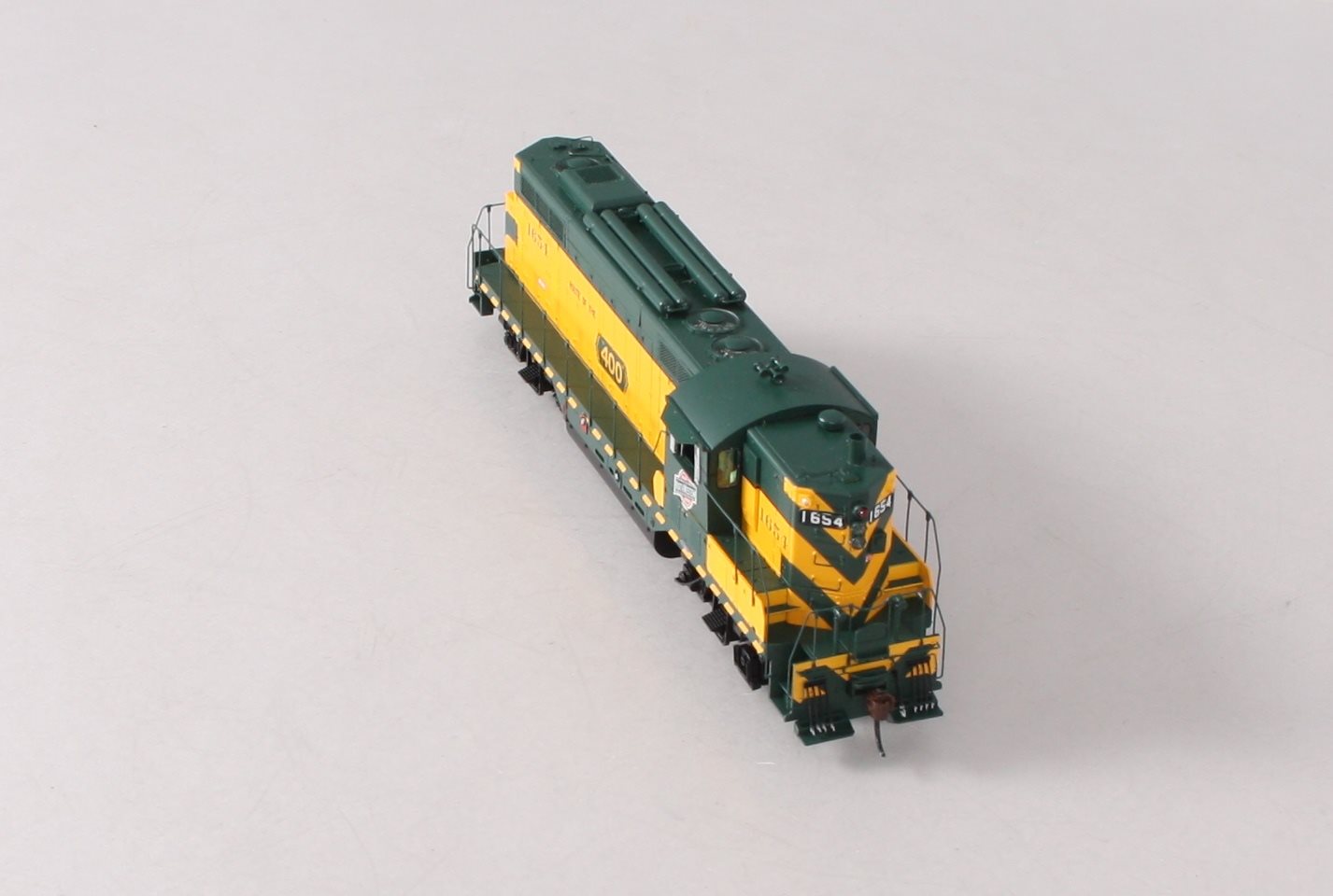 Athearn G62905 HO C&NW GP7 Diesel Locomotive w/DCC & Sound #1654