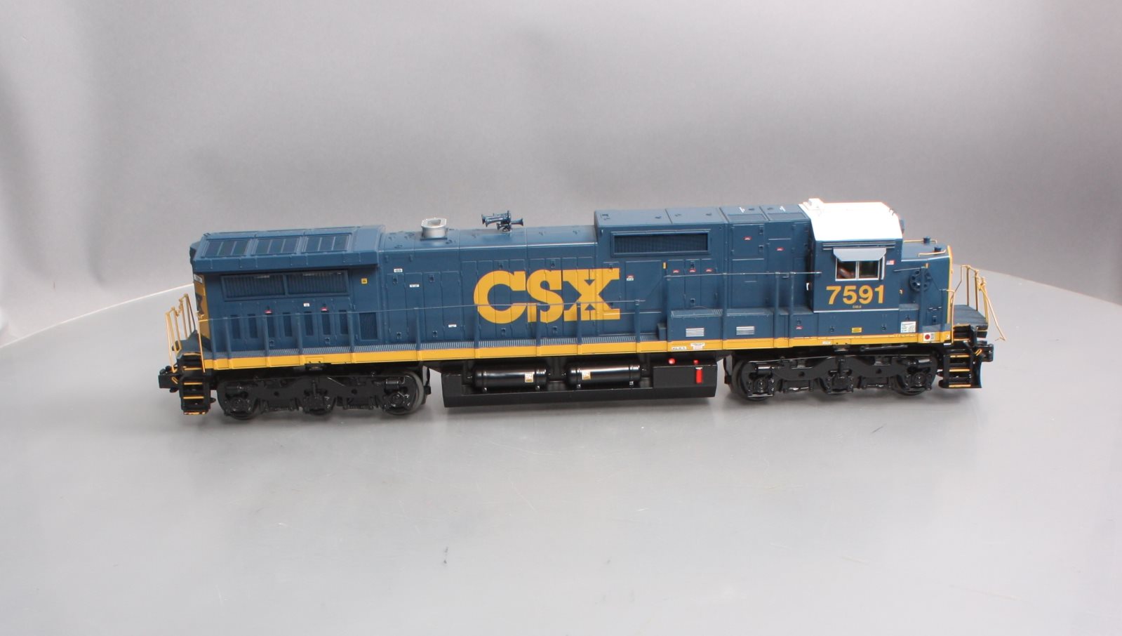 MTH 20-2948-3 CSX Dash-8 Narrow Nose Non-Powered Diesel Engine #7591