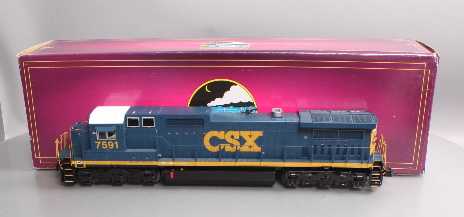 MTH 20-2948-3 CSX Dash-8 Narrow Nose Non-Powered Diesel Engine #7591