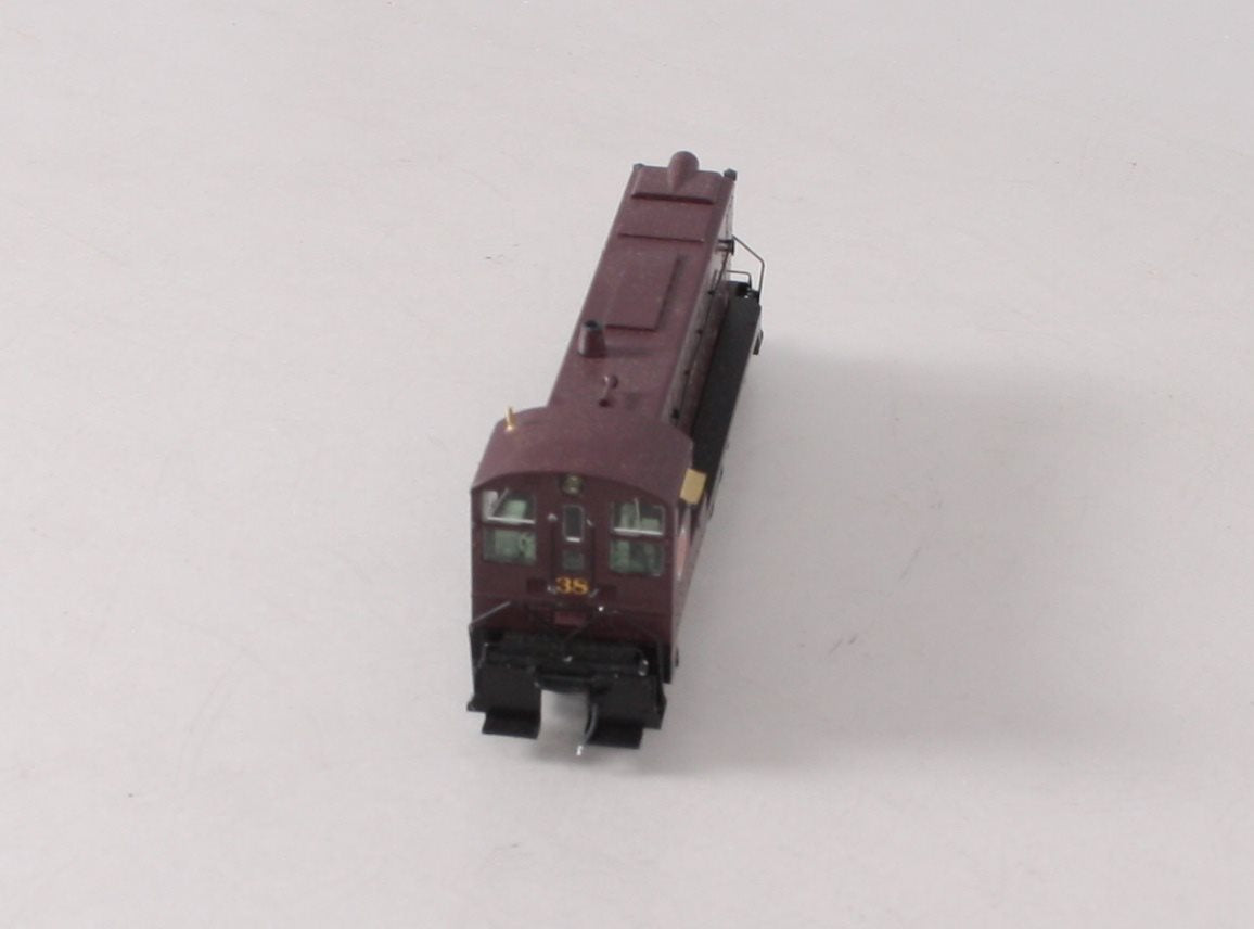 Stewart 4812 HO Chicago Great Western Diesel Baldwin DS-4-4-1000 Powered #38
