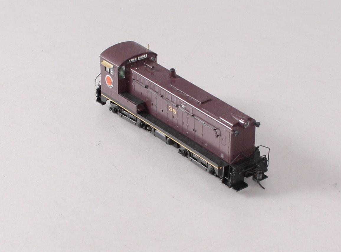 Stewart 4812 HO Chicago Great Western Diesel Baldwin DS-4-4-1000 Powered #38