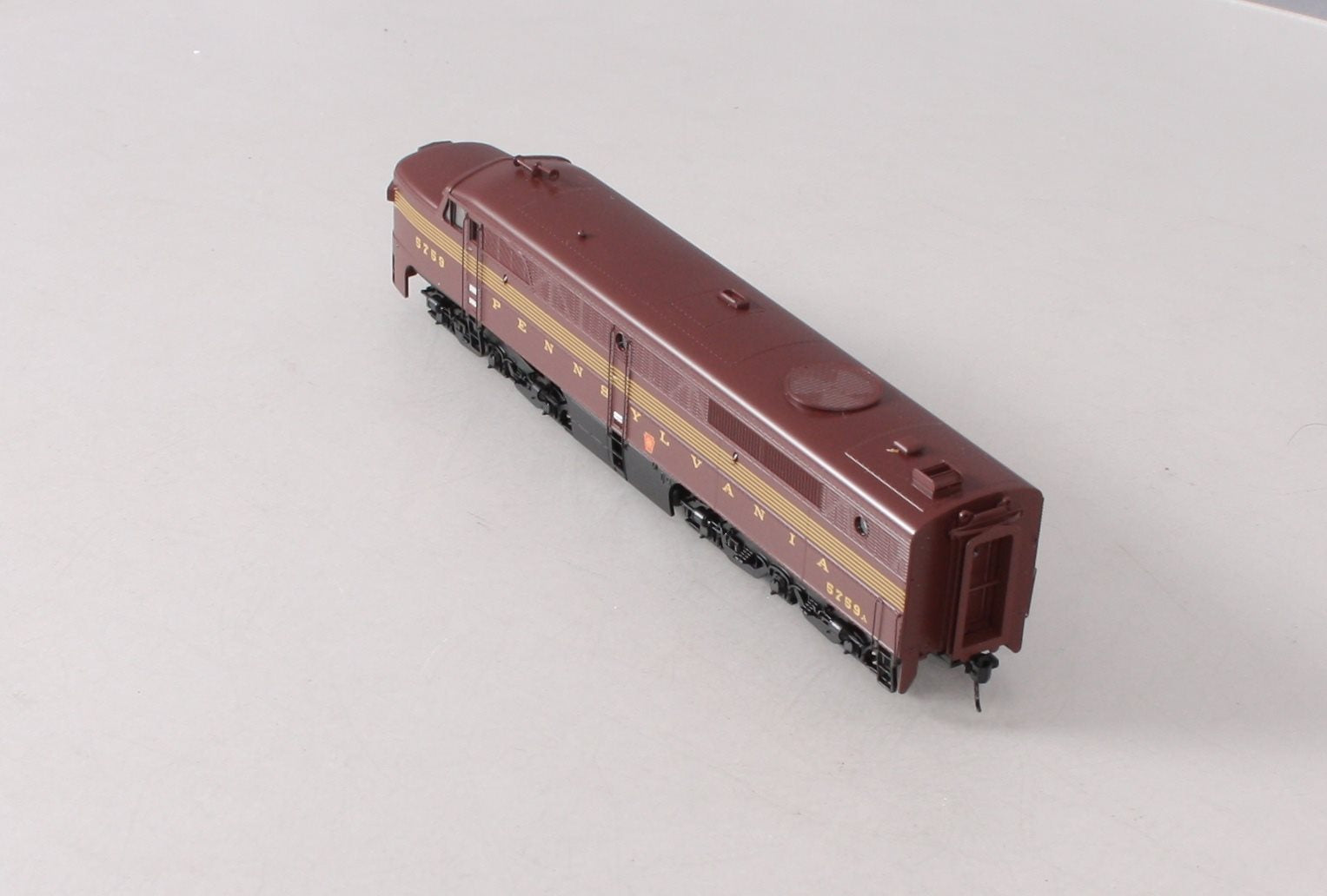 Walthers 910-10070 HO Pennsylvania ALCO PA Diesel Locomotive Standard DC #5759A