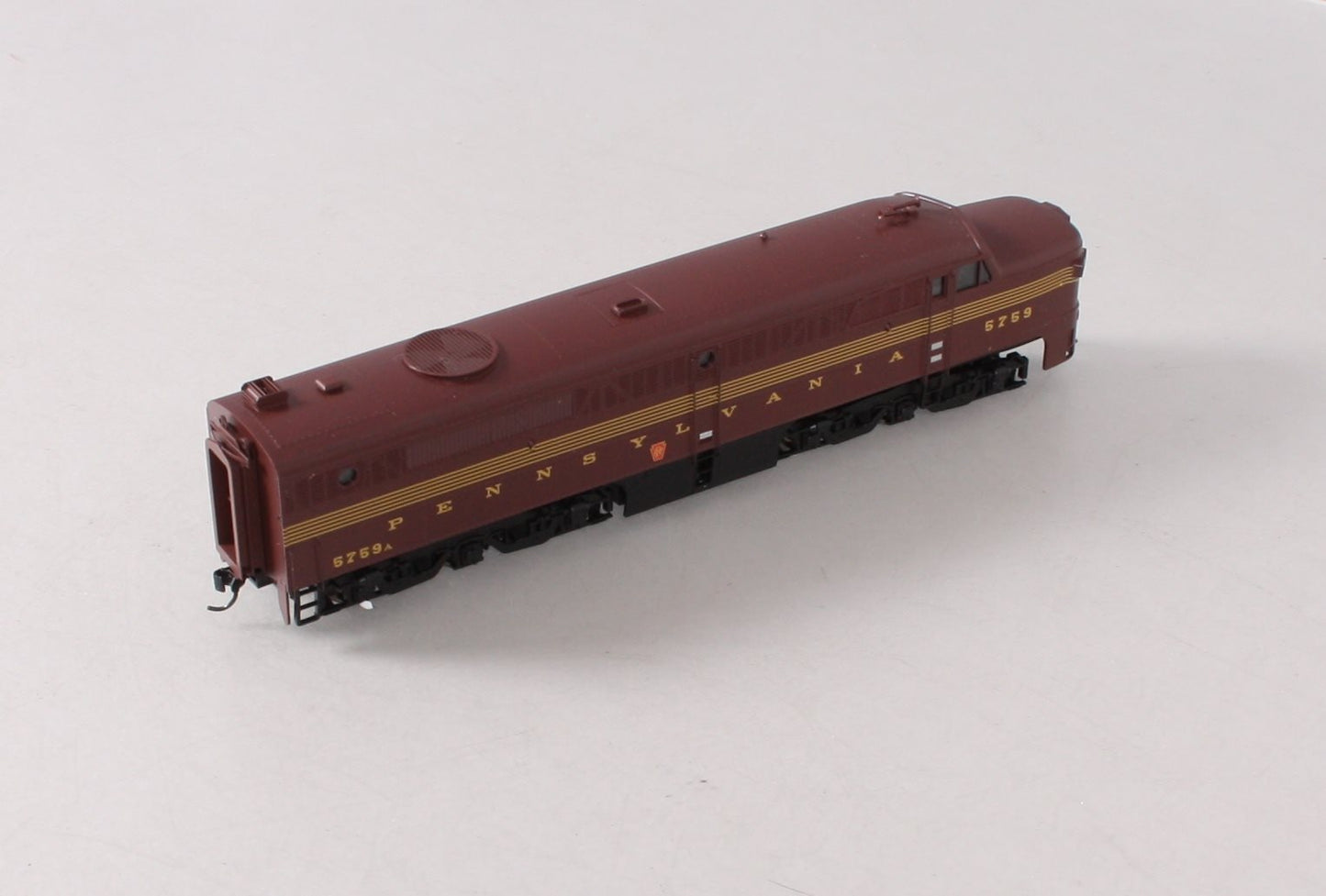 Walthers 910-10070 HO Pennsylvania ALCO PA Diesel Locomotive Standard DC #5759A