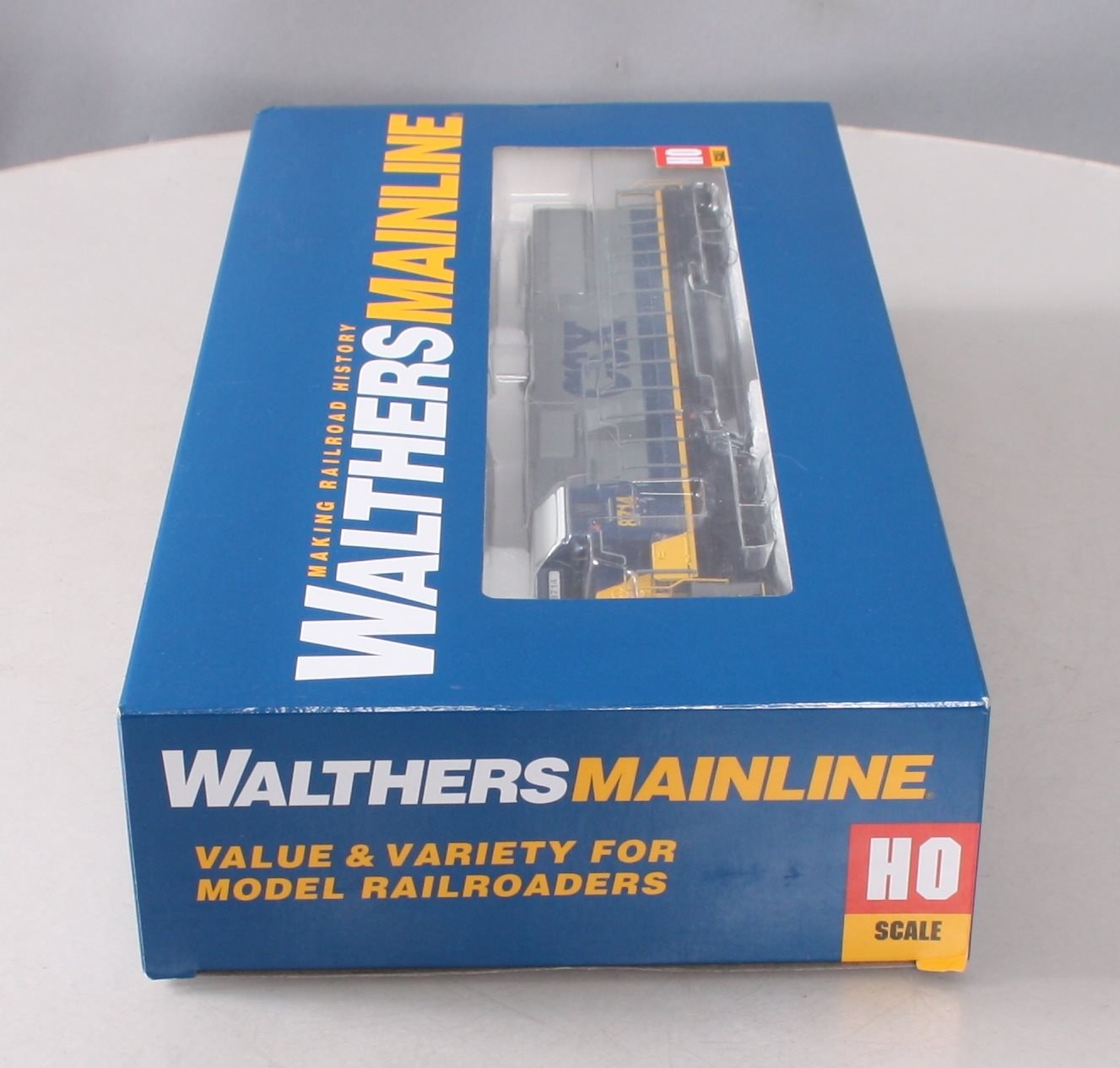 Walthers 910-9754 HO CSX EMD SD60 Spartan Cab Standard DC Diesel Loco #8714