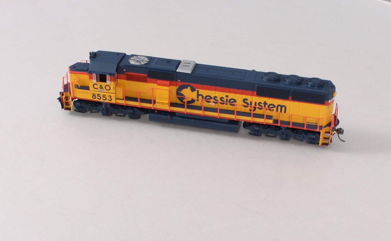 Athearn 86900 HO CSX/Chessie Patched RTR SD50 Diesel Locomotive #8553