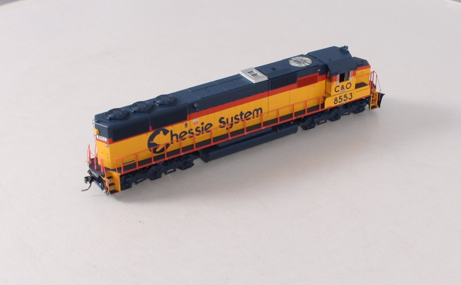 Athearn 86900 HO CSX/Chessie Patched RTR SD50 Diesel Locomotive #8553