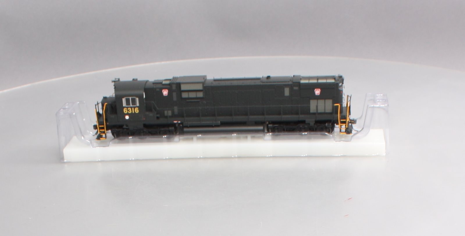 Bowser 23795 Bowser Alco C630 w/Tri-Mount Trucks - Standard DC - Executive Line