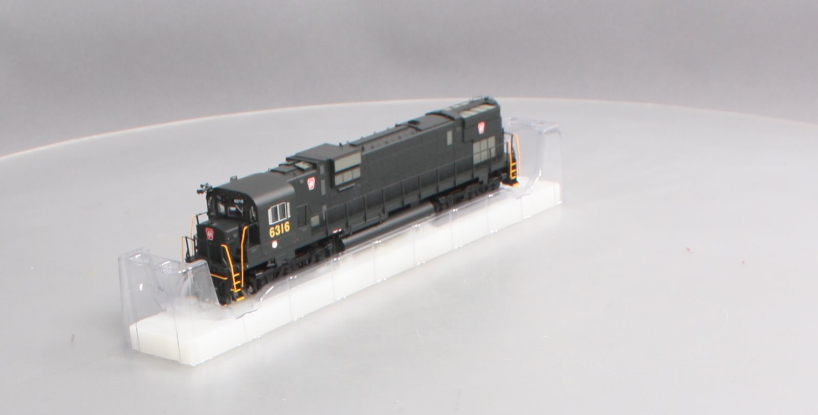 Bowser 23795 Bowser Alco C630 w/Tri-Mount Trucks - Standard DC - Executive Line