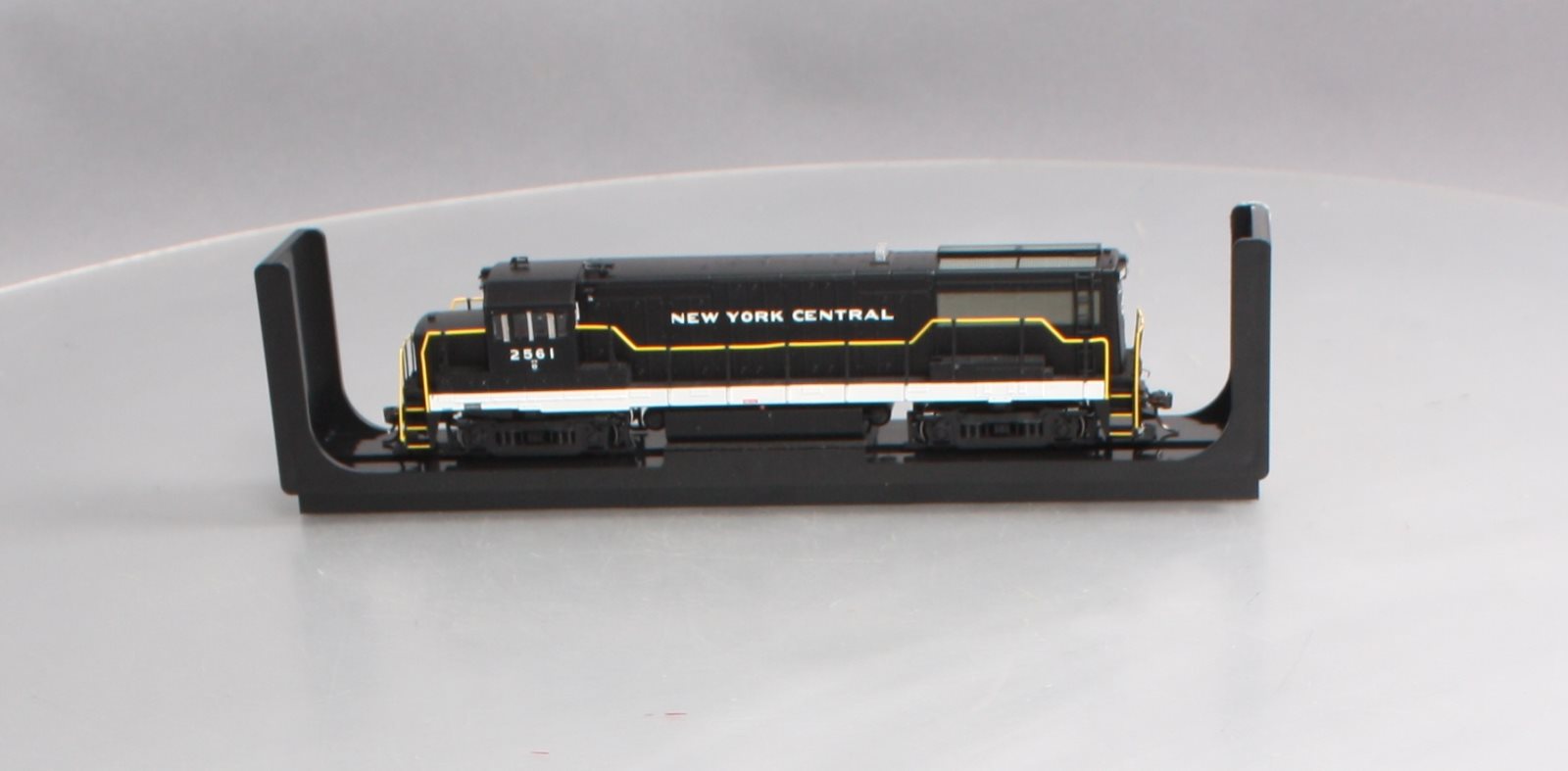 Bowser 24535 HO New York Central U25b #2561