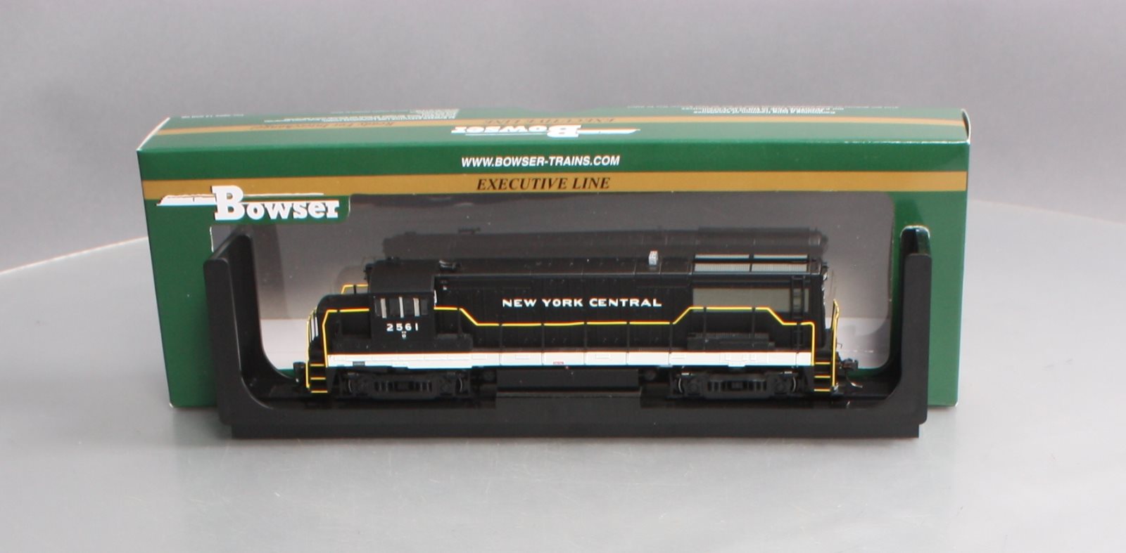 Bowser 24535 HO New York Central U25b #2561
