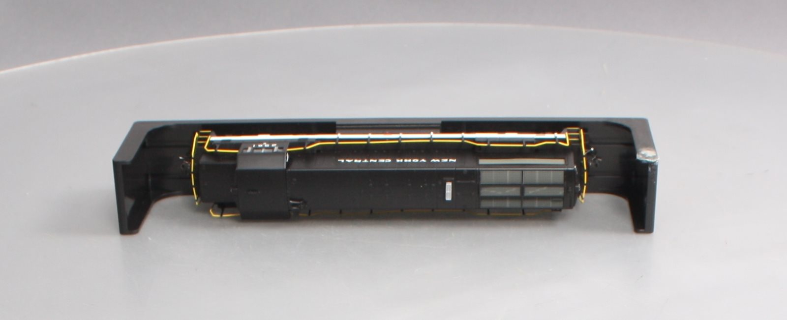 Bowser 24535 HO New York Central U25b #2561