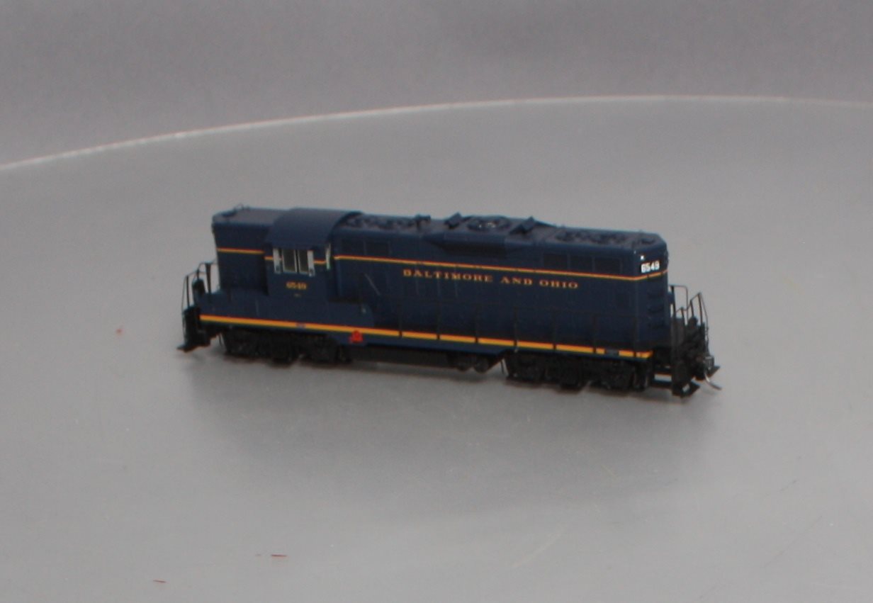 Athearn G64117 HO Baltimore & Ohio GP9 Diesel Locomotive #6549