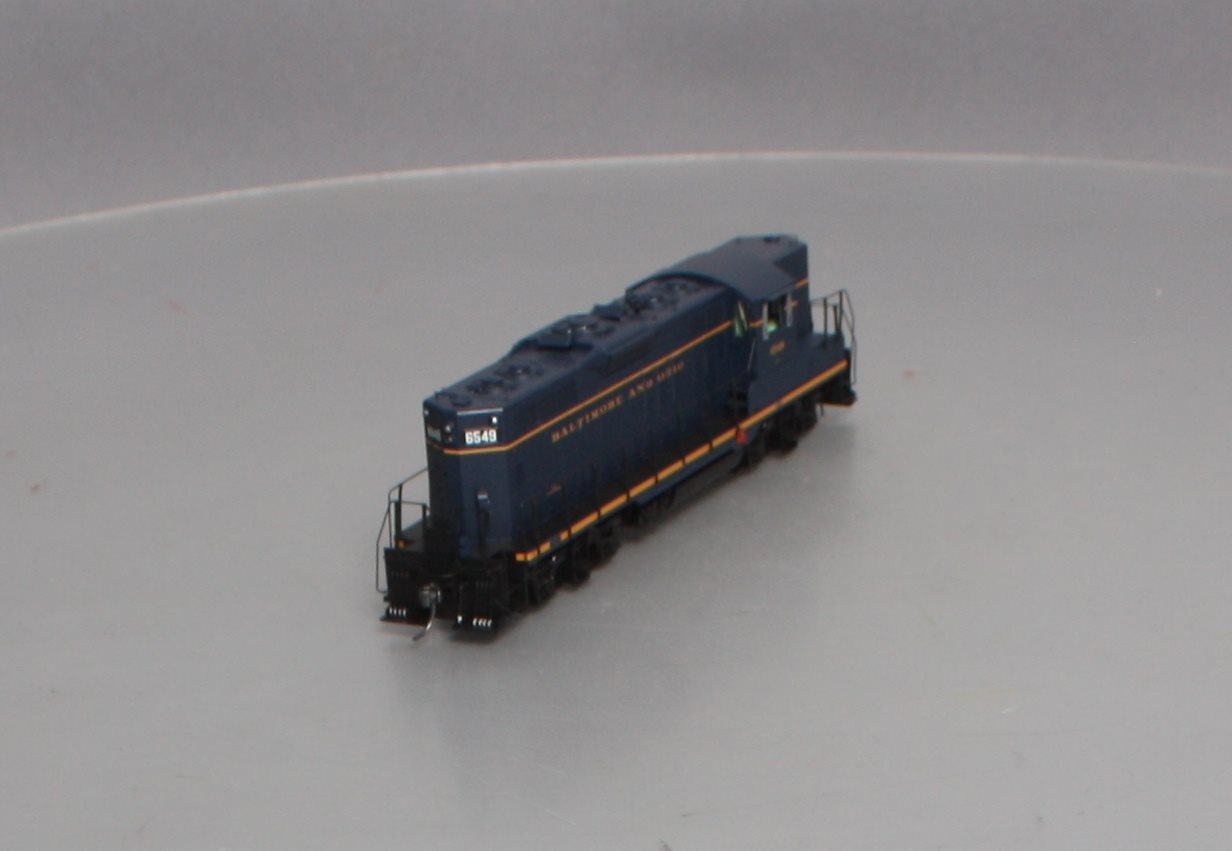 Athearn G64117 HO Baltimore & Ohio GP9 Diesel Locomotive #6549