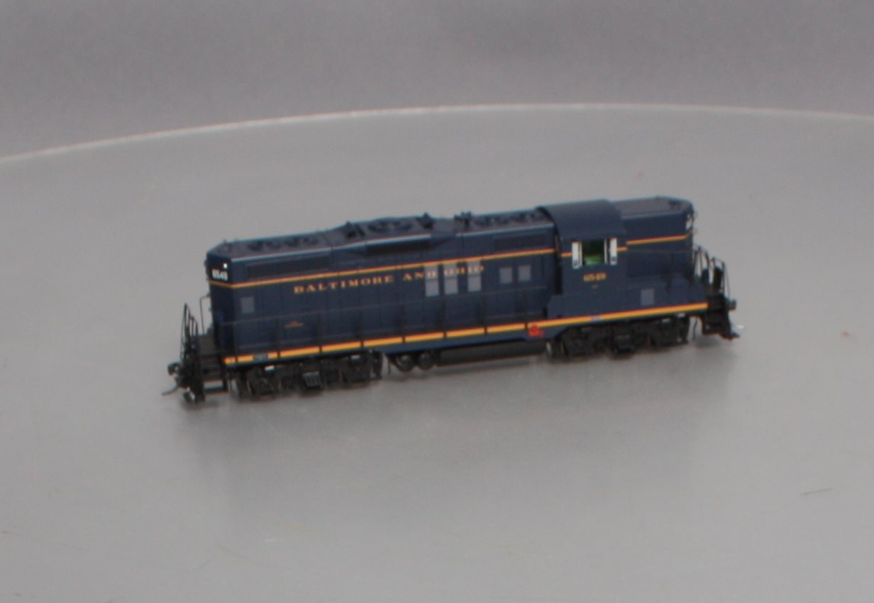 Athearn G64117 HO Baltimore & Ohio GP9 Diesel Locomotive #6549