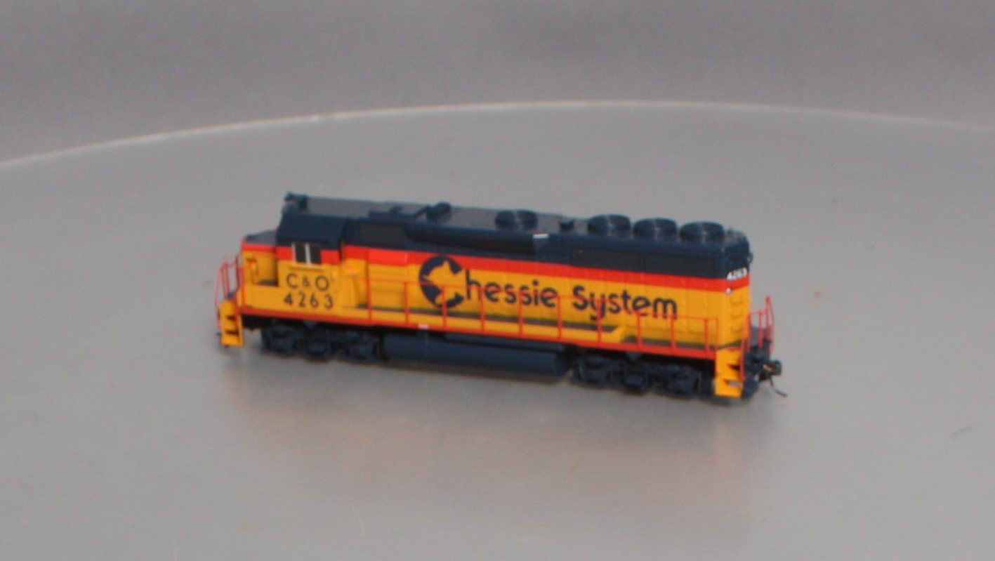 Athearn 89774 HO RTR GP40-2, Chessie/C&O #4263