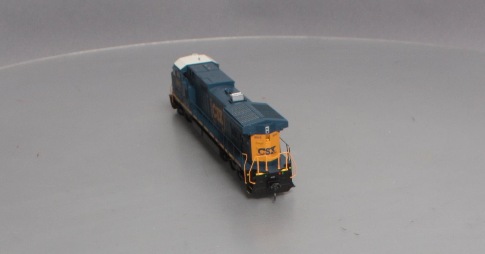 Athearn 29241 HO Scale CSX Dash 9-44CW Diesel Engine #9043