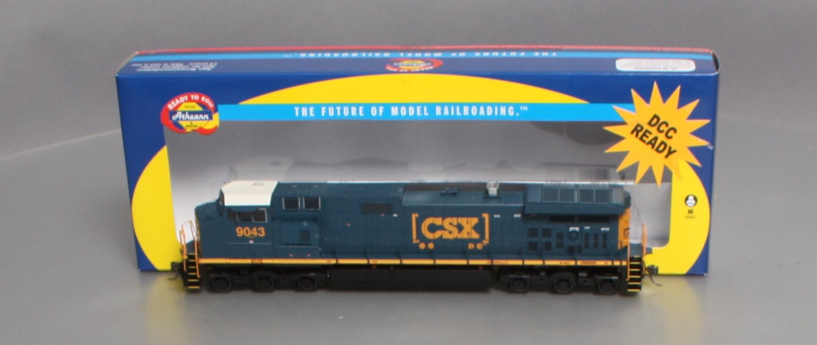 Athearn 29241 HO Scale CSX Dash 9-44CW Diesel Engine #9043