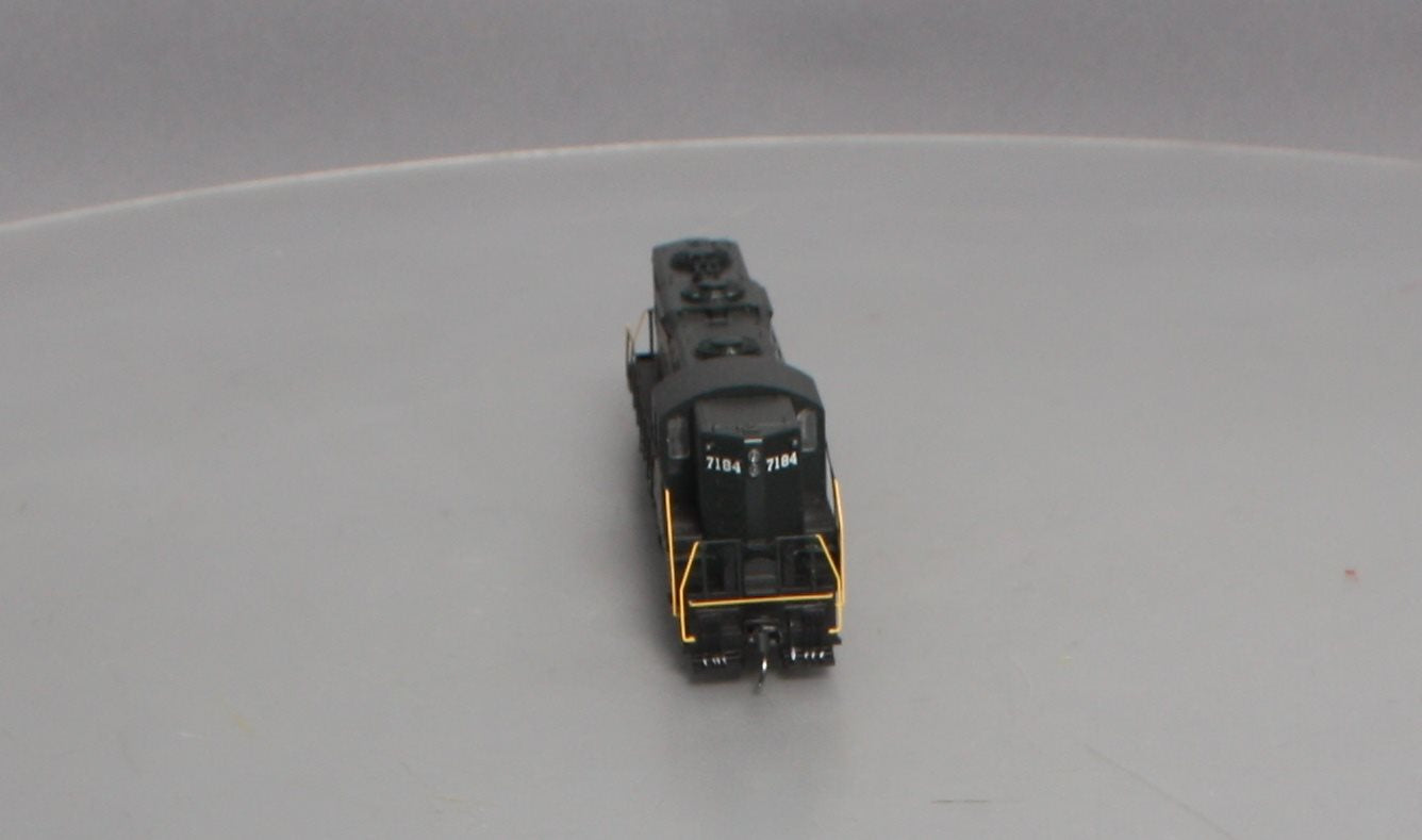 Athearn G62812 HO Pennsylvania Railroad GP9 Diesel Locomotive #7184