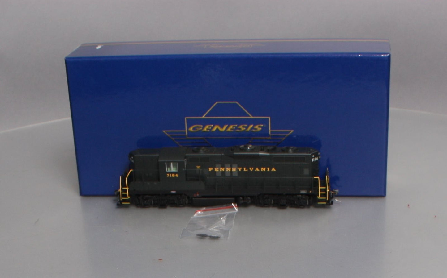 Athearn G62812 HO Pennsylvania Railroad GP9 Diesel Locomotive #7184