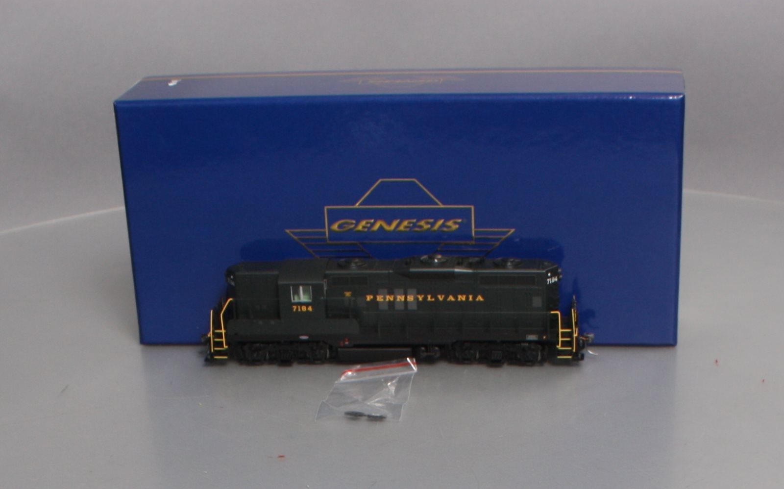 Athearn G62812 HO Pennsylvania Railroad GP9 Diesel Locomotive #7184