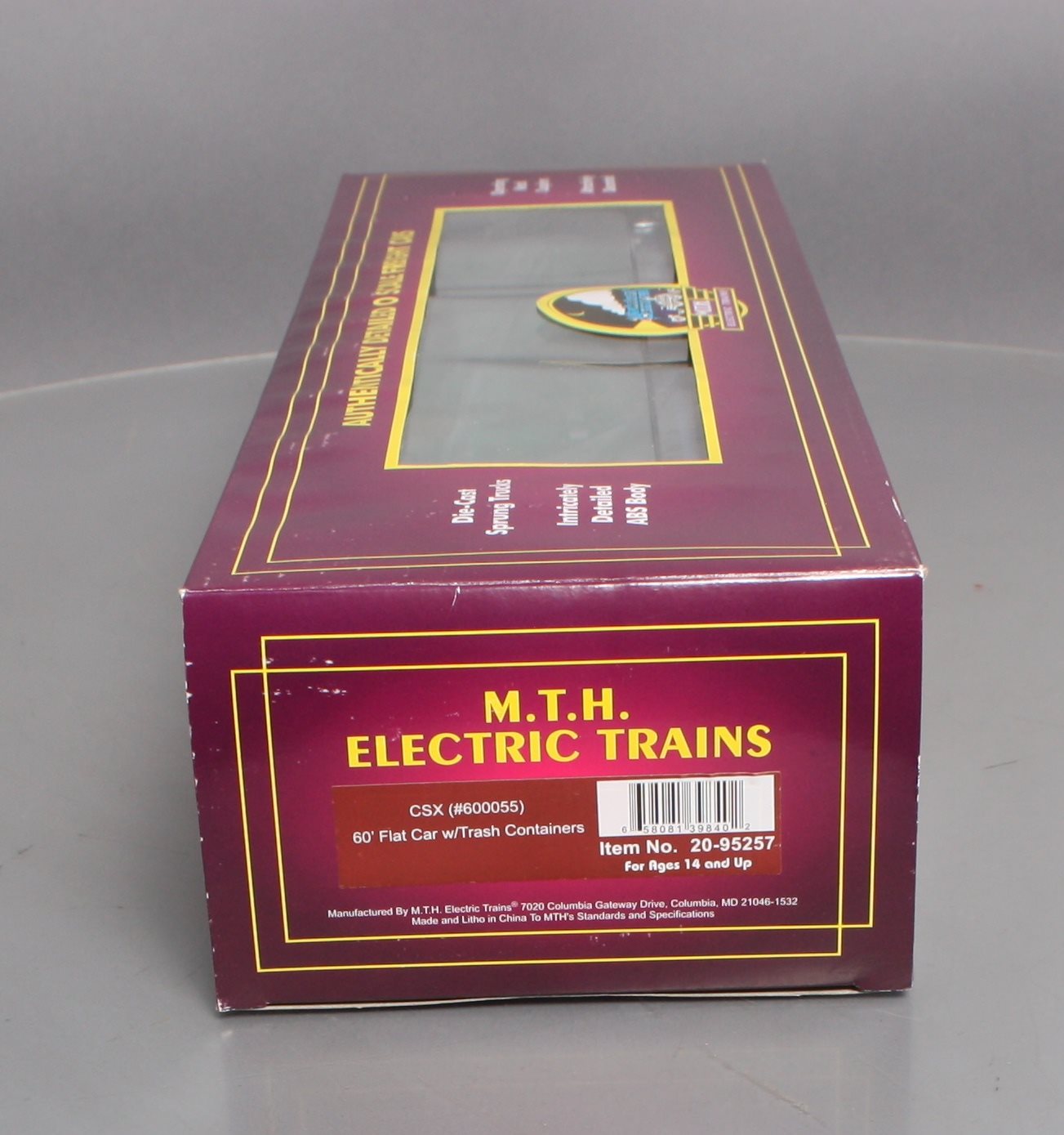 MTH 20-95257 O CSX 60' Flatcar w/Trash Containers