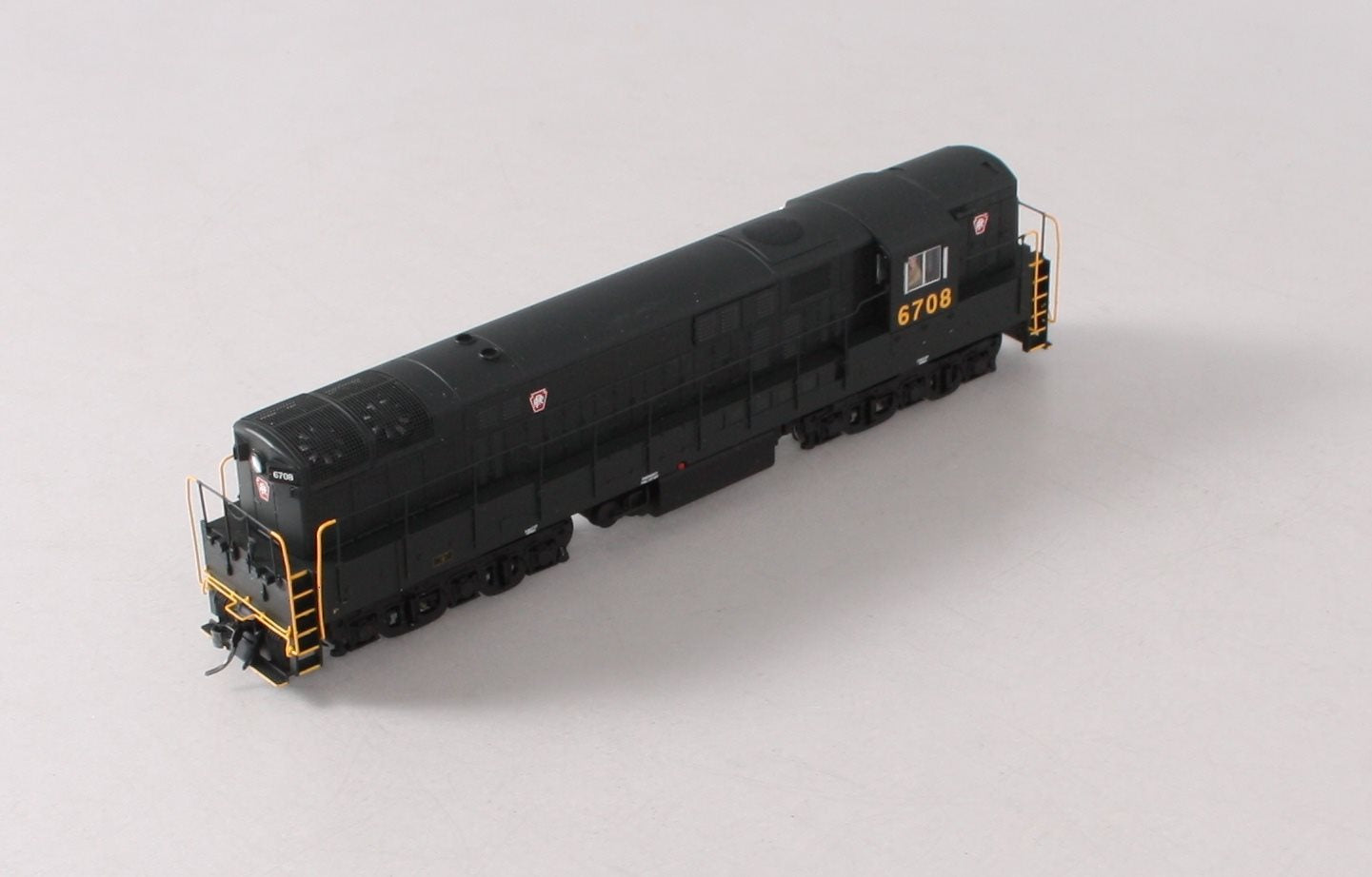 Atlas 7882 HO Scale PRR FM Trainmaster Phase 2 Diesel Locomotive #6708