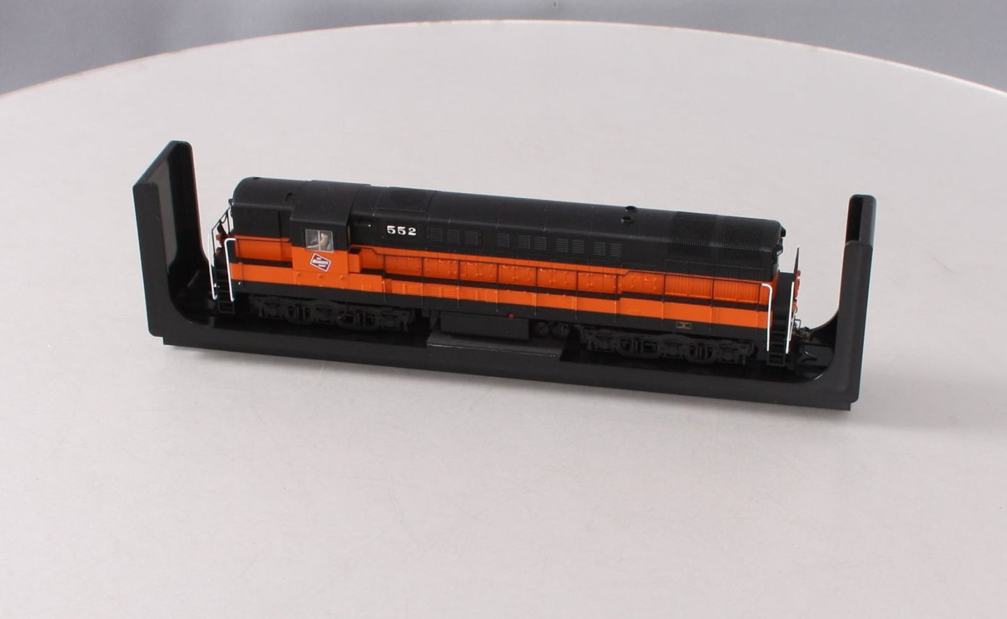 Atlas 10002223 HO Milwaukee Road TrainMaster Diesel Locomotive #552