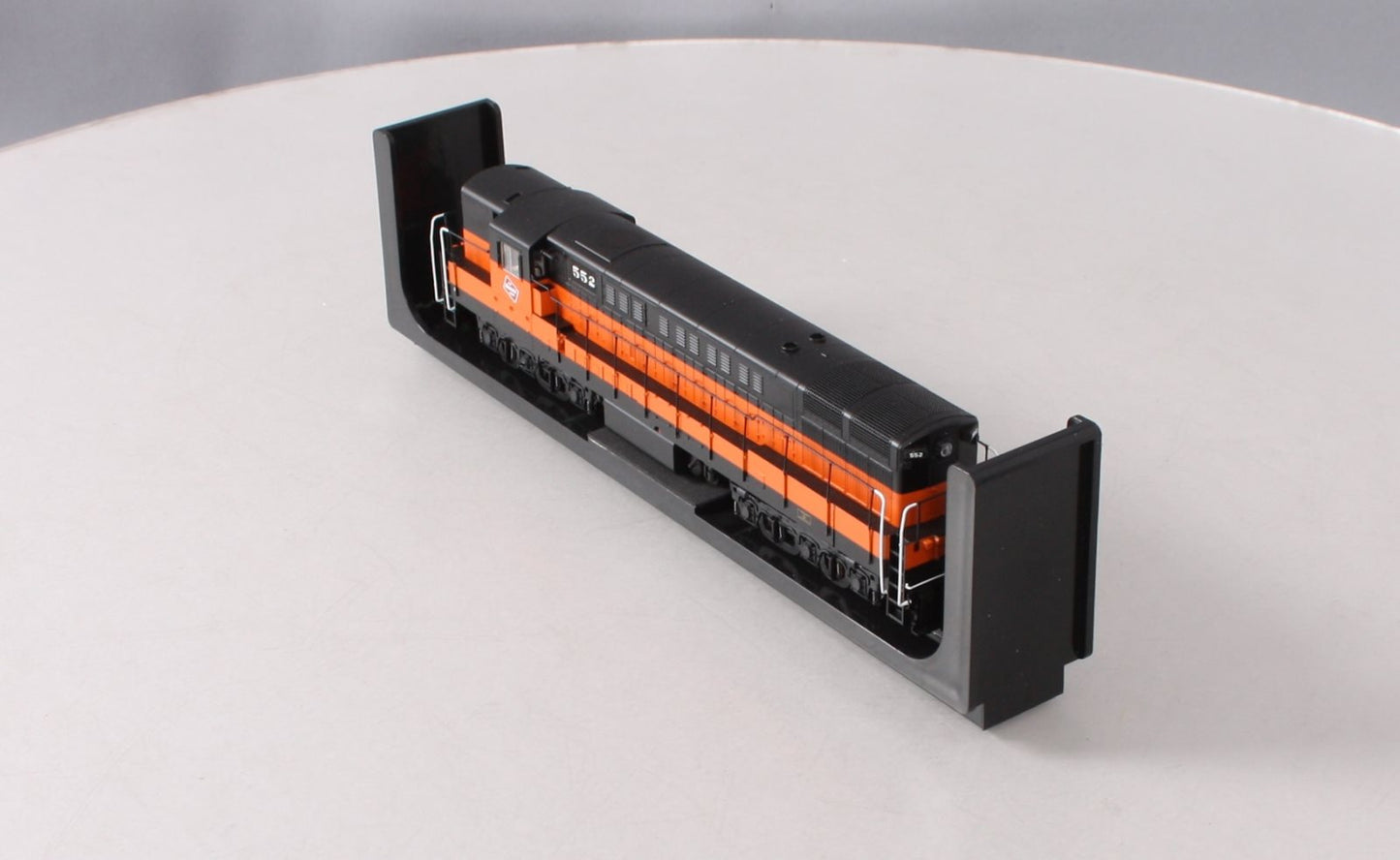 Atlas 10002223 HO Milwaukee Road TrainMaster Diesel Locomotive #552
