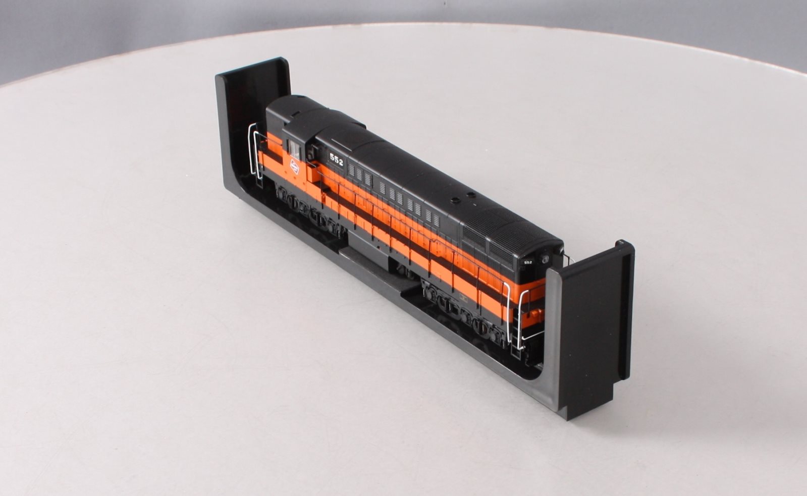 Atlas 10002223 HO Milwaukee Road TrainMaster Diesel Locomotive #552