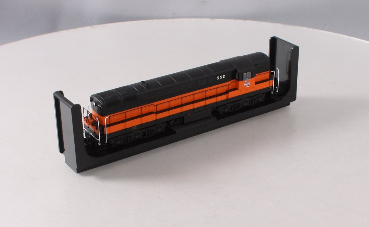 Atlas 10002223 HO Milwaukee Road TrainMaster Diesel Locomotive #552