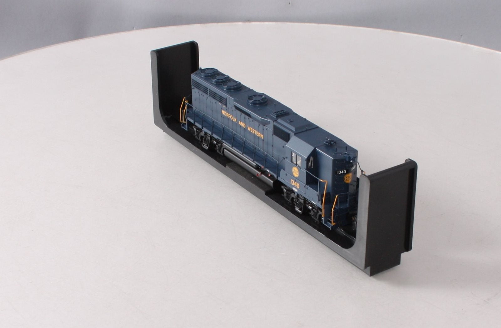 Atlas 10002381 HO Norfolk & Western GP40 High Nose Diesel Locomotive #1340